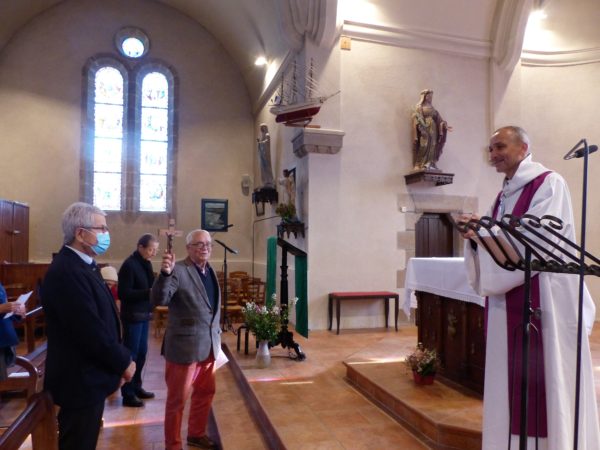 Cette image a un attribut alt vide ; le nom du fichier est Pélé-Lourdes-oct-2021-Chemin-de-croix-Larmor-Baden-600x450.jpg